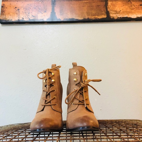 NINE WEST Ombré Tan Black Ankle Boots sz 7 - Picture 1 of 8